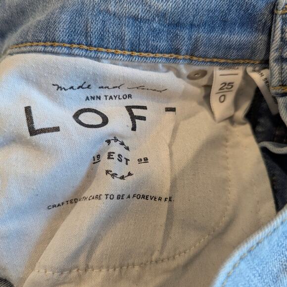 LOFT Distressed Skinny Cropped Diamond Side Stripe Jean Size 25 - Picture 5 of 7